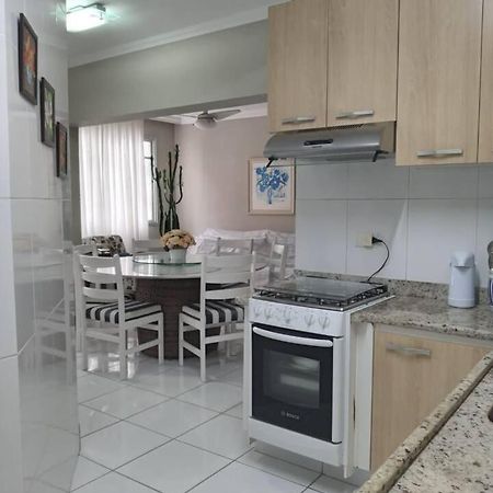 Апартаменти Apartamento completo na calçada da praia Гуаружа Екстер'єр фото