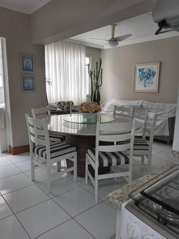 Апартаменти Apartamento completo na calçada da praia Гуаружа Екстер'єр фото
