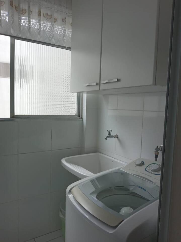 Апартаменти Apartamento completo na calçada da praia Гуаружа Екстер'єр фото
