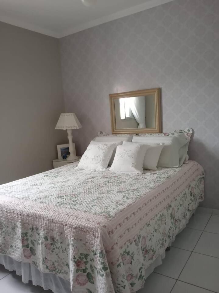 Апартаменти Apartamento completo na calçada da praia Гуаружа Екстер'єр фото