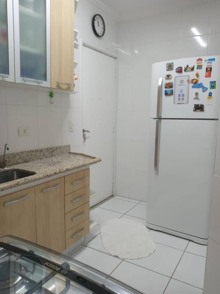 Апартаменти Apartamento completo na calçada da praia Гуаружа Екстер'єр фото